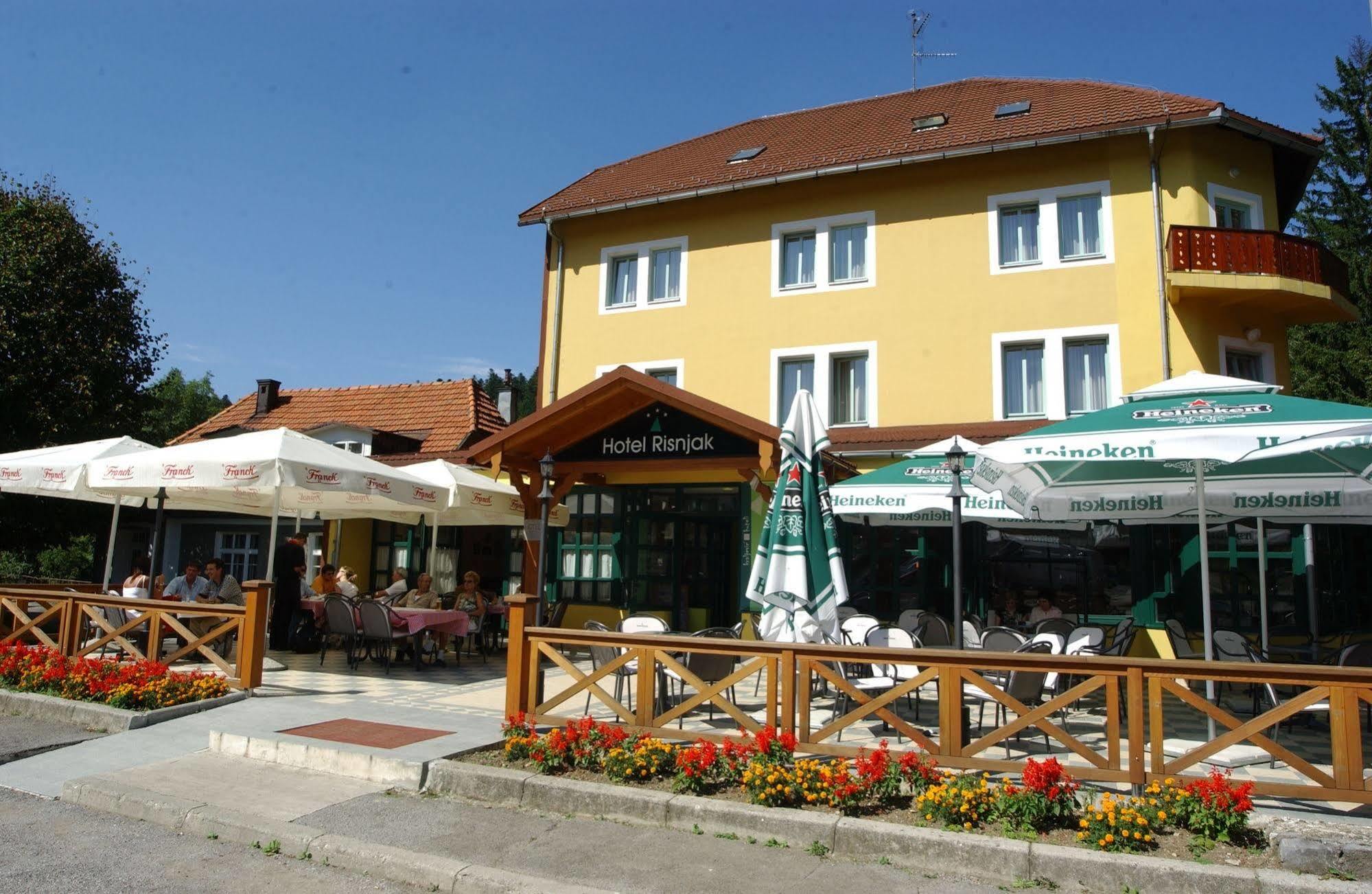 Hotel Risnjak Delnice Exterior photo