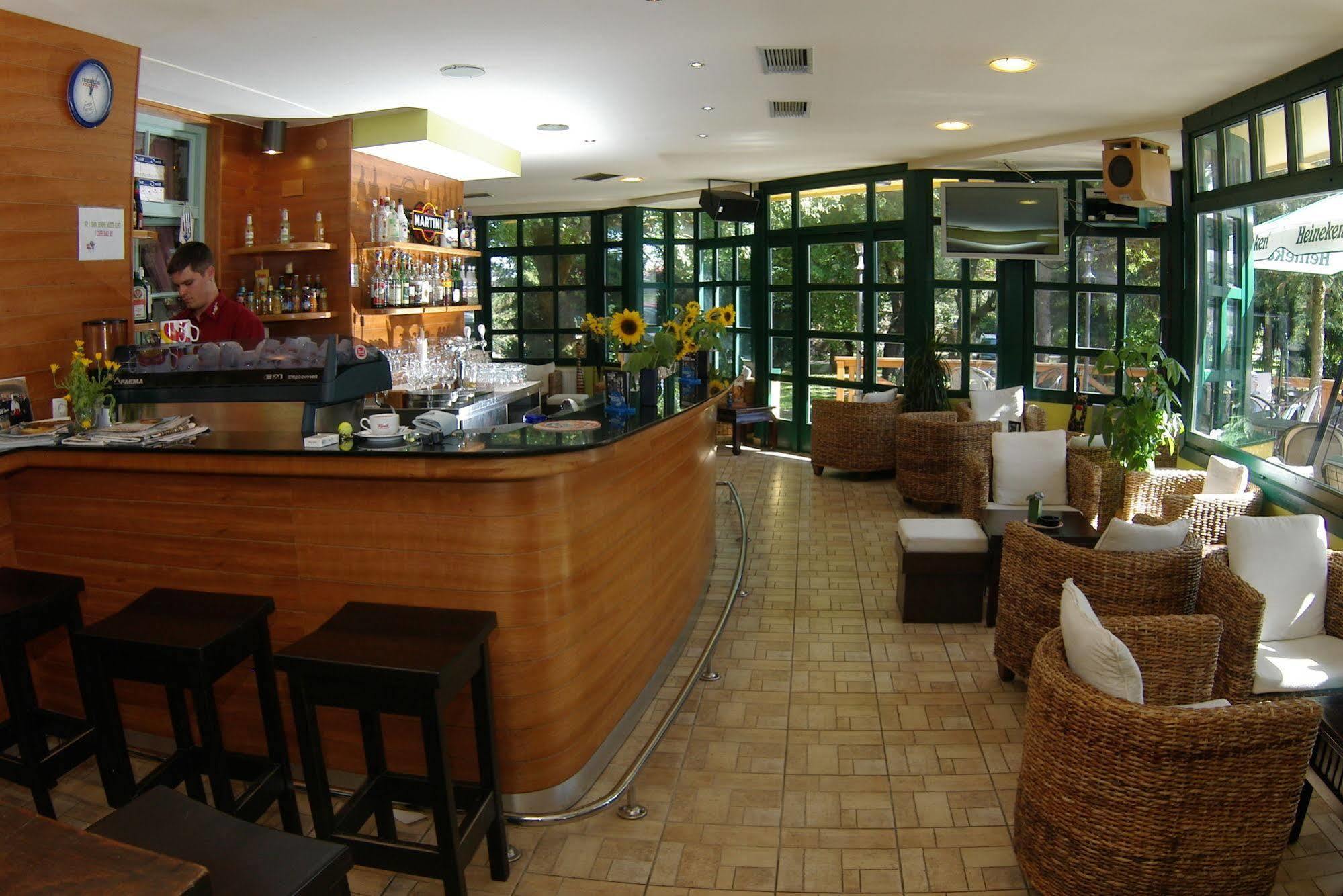 Hotel Risnjak Delnice Exterior photo
