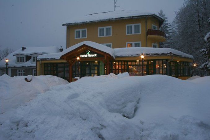Hotel Risnjak Delnice Exterior photo