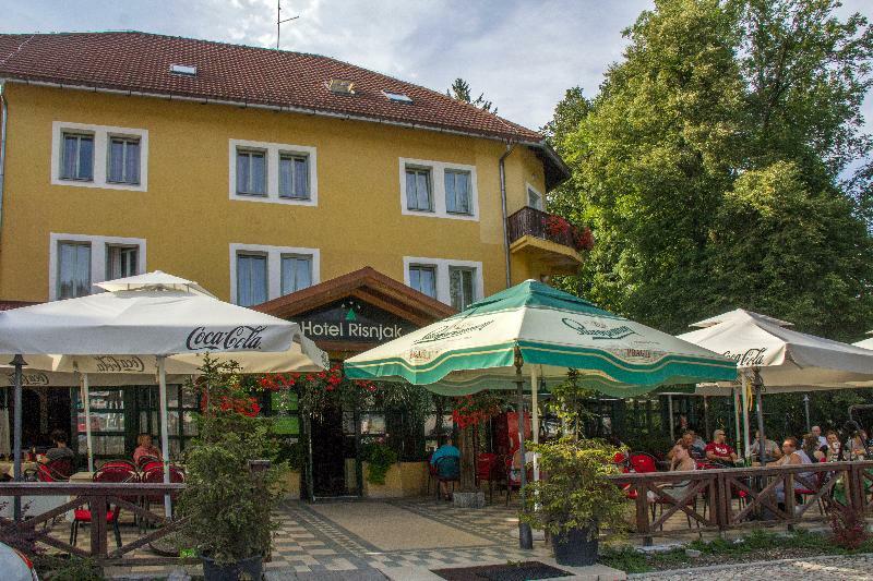 Hotel Risnjak Delnice Exterior photo