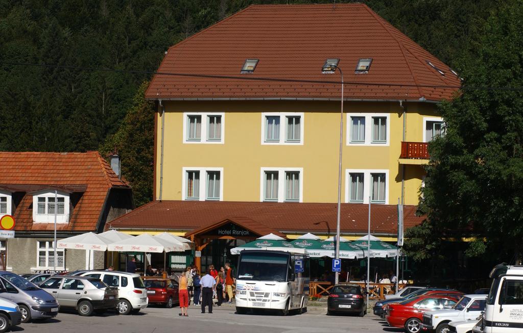 Hotel Risnjak Delnice Exterior photo